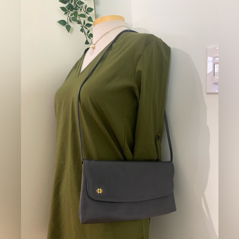 Grey purse - like new